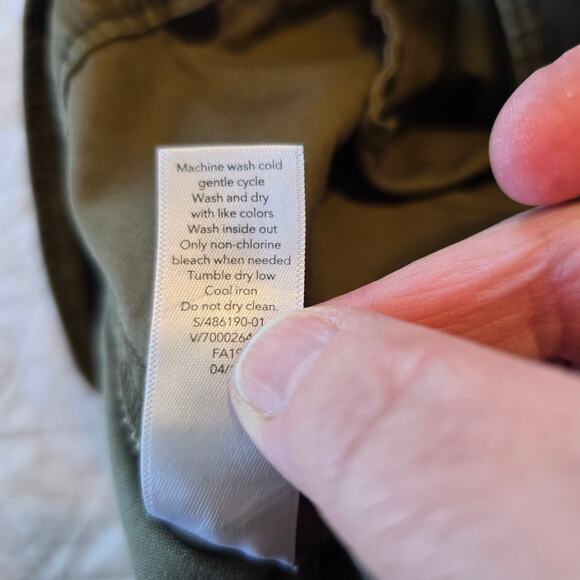 Athleta Summit Cargo Pant Women's 6 Army Green Side Stripe Athleisure Hiking - Picture 9 of 10